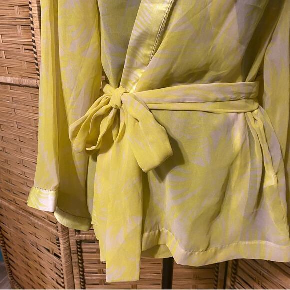 H&M Sheer Yellow pattern Wrap Kimono Top with belt size 12 - Picture 2 of 12